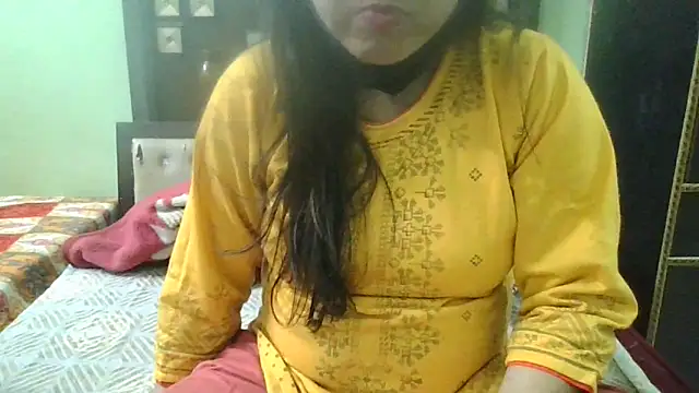 Snapshot of couplesuni chatting on 12-03-24, 04:03 couplesuni online show from 12-03-24, 04:03