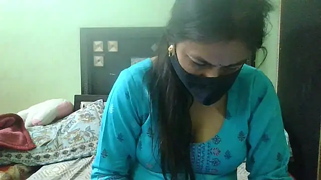 Snapshot of couplesuni chatting on 12-05-24, 04:53 couplesuni online show from 12-05-24, 04:53