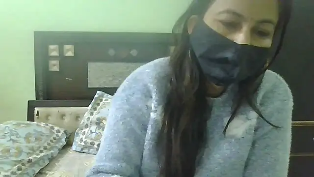 Snapshot of couplesuni chatting on 12-06-24, 04:03 couplesuni online show from 12-06-24, 04:03