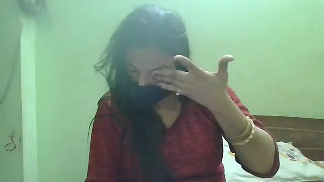 Snapshot of couplesuni chatting on 12-07-24, 09:06 couplesuni online show from 12-07-24, 09:06