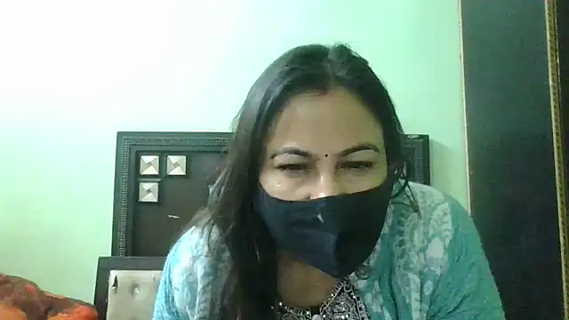 Snapshot of couplesuni chatting on 12-17-24, 10:34 couplesuni online show from 12-17-24, 10:34