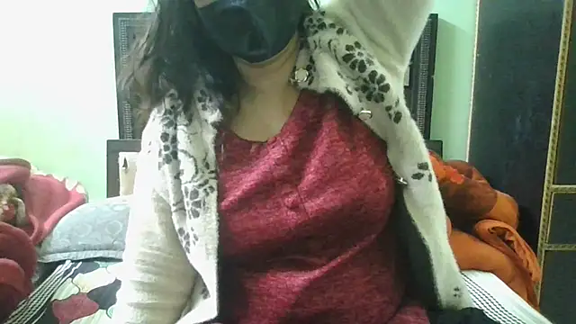 Snapshot of couplesuni chatting on 12-22-24, 12:38 couplesuni online show from 12-22-24, 12:38