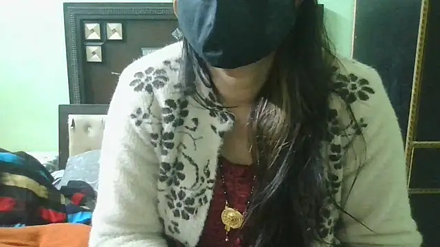 Snapshot of couplesuni chatting on 12-23-24, 10:42 couplesuni online show from 12-23-24, 10:42