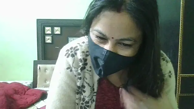 Snapshot of couplesuni chatting on 12-25-24, 03:50 couplesuni online show from 12-25-24, 03:50