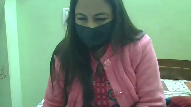 Snapshot of couplesuni chatting on 12-27-24, 10:45 couplesuni online show from 12-27-24, 10:45