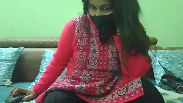 Snapshot of couplesuni chatting on 01-03-25, 10:52 couplesuni online show from 01-03-25, 10:52