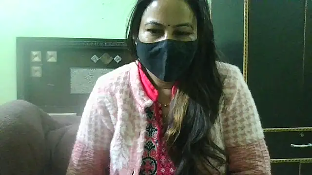 Snapshot of couplesuni chatting on 01-21-25, 03:48 couplesuni online show from 01-21-25, 03:48