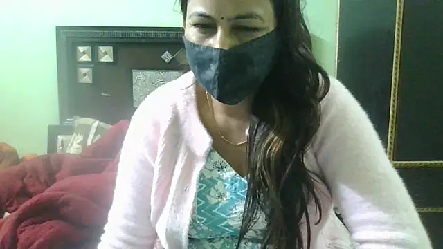 Snapshot of couplesuni chatting on 02-01-25, 11:10 couplesuni online show from 02-01-25, 11:10