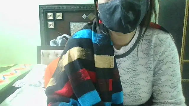 Snapshot of couplesuni chatting on 02-06-25, 11:10 couplesuni online show from 02-06-25, 11:10