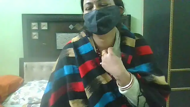 Snapshot of couplesuni chatting on 02-07-25, 10:50 couplesuni online show from 02-07-25, 10:50