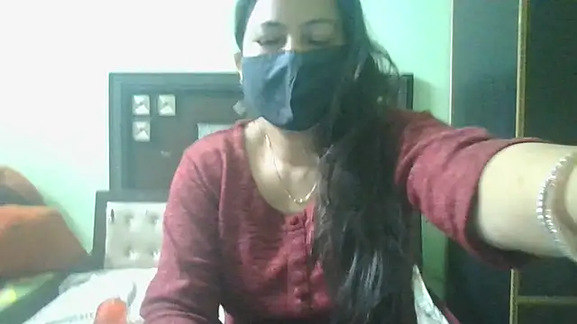 Snapshot of couplesuni chatting on 02-23-25, 05:56 couplesuni online show from 02-23-25, 05:56