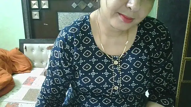 Snapshot of couplesuni chatting on 09-30-25, 10:42 couplesuni online show from 09-30-25, 10:42