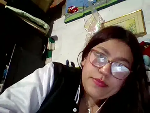 Snapshot of dafne19_ chatting on 01-07-25, 03:46 dafne19  online show from 01-07-25, 03:46
