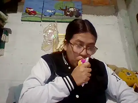 Snapshot of dafne19_ chatting on 01-09-25, 02:43 dafne19  online show from 01-09-25, 02:43