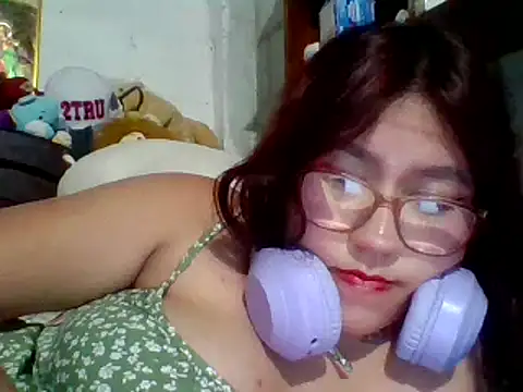 Snapshot of dafne19_ chatting on 01-12-25, 06:17 dafne19  online show from 01-12-25, 06:17