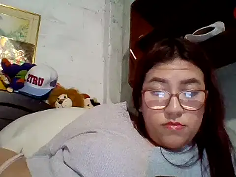 Snapshot of dafne19_ chatting on 02-02-25, 06:15 dafne19  online show from 02-02-25, 06:15