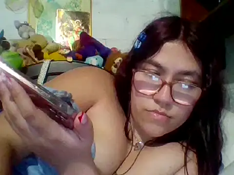 Snapshot of dafne19_ chatting on 02-13-25, 06:52 dafne19  online show from 02-13-25, 06:52