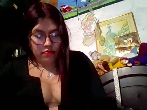Snapshot of dafne19_ chatting on 02-17-25, 03:47 dafne19  online show from 02-17-25, 03:47