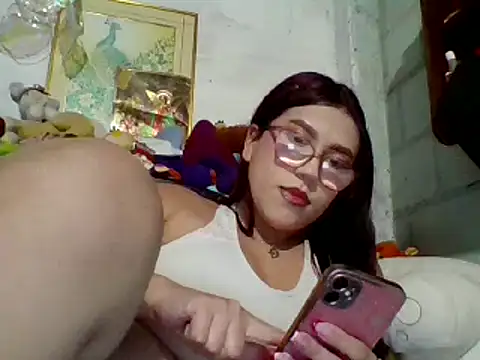 Snapshot of dafne19_ chatting on 02-19-25, 03:50 dafne19  online show from 02-19-25, 03:50