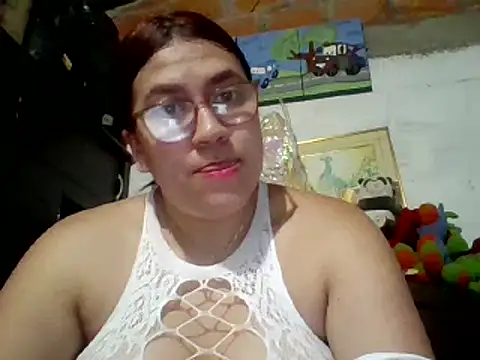 Snapshot of dafne19_ chatting on 03-14-25, 03:26 dafne19  online show from 03-14-25, 03:26
