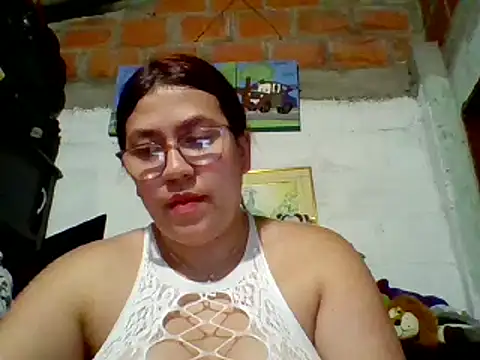 Snapshot of dafne19_ chatting on 03-14-25, 06:32 dafne19  online show from 03-14-25, 06:32