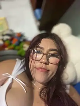 Snapshot of dafne19_ chatting on 03-21-25, 06:05 dafne19  online show from 03-21-25, 06:05