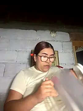Snapshot of dafne19_ chatting on 10-11-25, 05:17 dafne19  online show from 10-11-25, 05:17