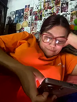 Snapshot of dafne19_ chatting on 10-18-25, 05:32 dafne19  online show from 10-18-25, 05:32
