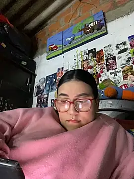 Snapshot of dafne19_ chatting on 10-25-25, 05:15 dafne19  online show from 10-25-25, 05:15