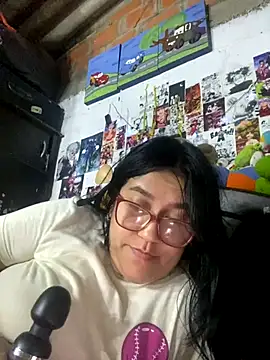 Snapshot of dafne19_ chatting on 10-27-25, 03:43 dafne19  online show from 10-27-25, 03:43