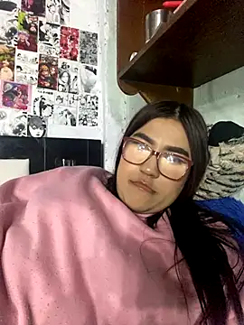 dafne19  online show from 12-17-25, 05:46