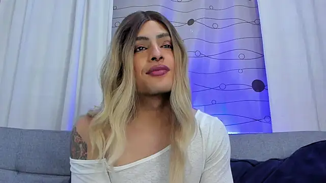 Snapshot of LukaCastillo chatting on 02-21-25, 07:23 LukaCastillo online show from 02-21-25, 07:23