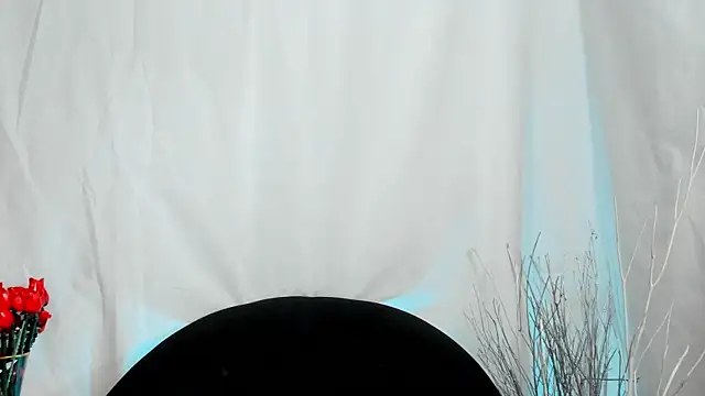 Snapshot of LukaCastillo chatting on 10-31-25, 09:38 LukaCastillo online show from 10-31-25, 09:38