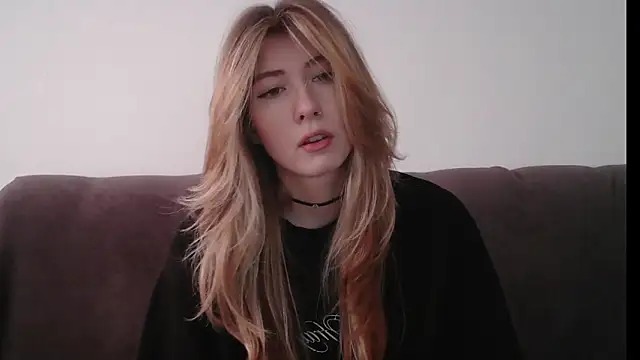 ErikaShyy online show from 01-30-25, 11:01