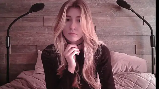 ErikaShyy online show from 02-26-25, 11:30