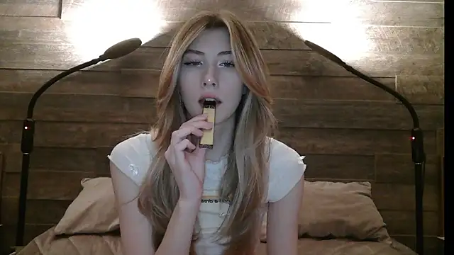 ErikaShyy online show from 03-12-25, 07:24