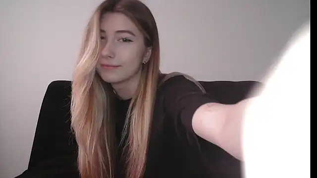 ErikaShyy online show from 12-22-25, 10:34