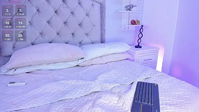 LiaFlowers online show from 12-18-24, 01:48