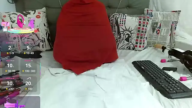 Snapshot of katysquirtdirty chatting on 01-11-26, 10:31 katysquirtdirty online show from 01-11-26, 10:31