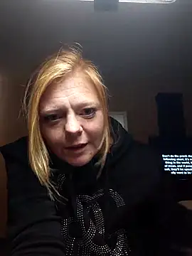 Snapshot of I_am_HER318 chatting on 10-30-25, 09:37 I am HER318 online show from 10-30-25, 09:37