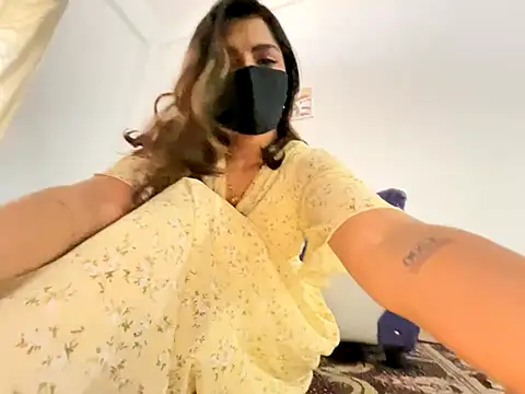 Snapshot of MaYaa__11 chatting on 12-05-24, 02:53 MaYaa 11 online show from 12-05-24, 02:53