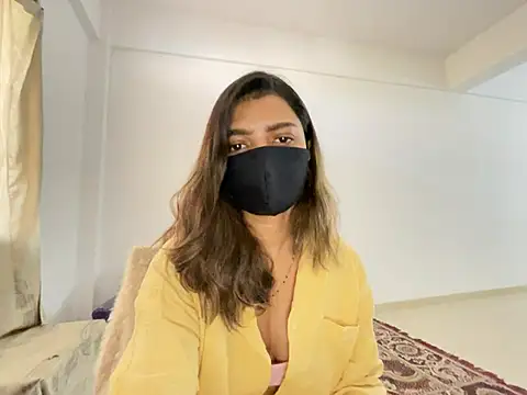 Snapshot of MaYaa__11 chatting on 12-20-24, 04:20 MaYaa 11 online show from 12-20-24, 04:20