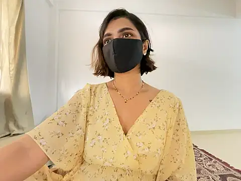 Snapshot of MaYaa__11 chatting on 01-20-25, 11:35 MaYaa 11 online show from 01-20-25, 11:35