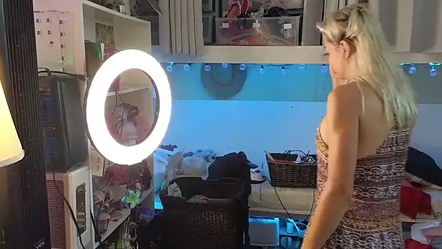 cunty tranny lydia online show from 04-17-26, 06:00