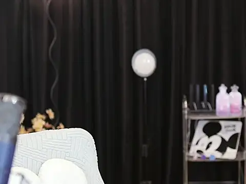 Snapshot of Nuyoah-77 chatting on 12-26-24, 03:31 Nuyoah-77 online show from 12-26-24, 03:31