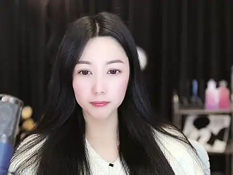 Snapshot of Nuyoah-77 chatting on 01-02-25, 04:02 Nuyoah-77 online show from 01-02-25, 04:02