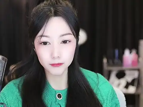 Snapshot of Nuyoah-77 chatting on 01-08-25, 03:40 Nuyoah-77 online show from 01-08-25, 03:40