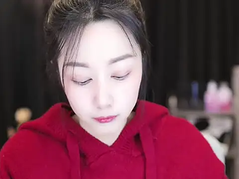 Snapshot of Nuyoah-77 chatting on 01-09-25, 04:52 Nuyoah-77 online show from 01-09-25, 04:52