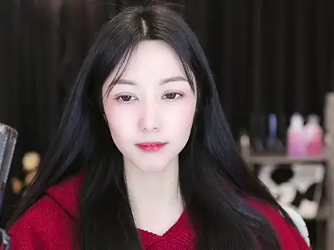 Snapshot of Nuyoah-77 chatting on 01-10-25, 03:58 Nuyoah-77 online show from 01-10-25, 03:58