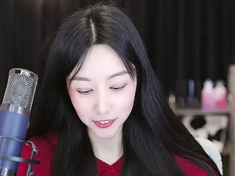 Snapshot of Nuyoah-77 chatting on 01-10-25, 07:00 Nuyoah-77 online show from 01-10-25, 07:00